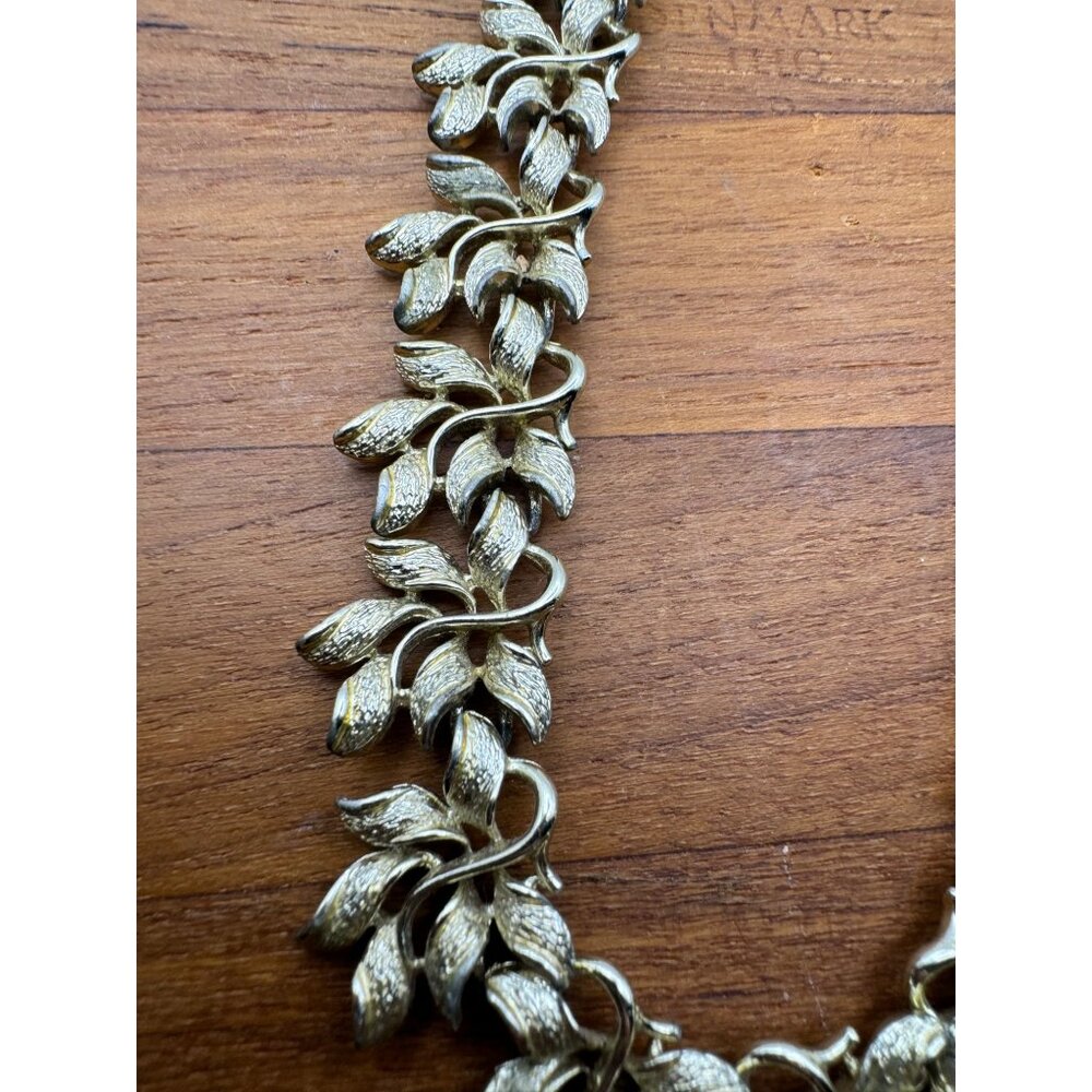 Vintage Coro Necklace Gold Tone Choker Leaf Design Statement Necklace - Picture 3 of 6